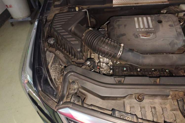 Used Cadillac XT5 2021 28T Luxury Model Engine Bay Right