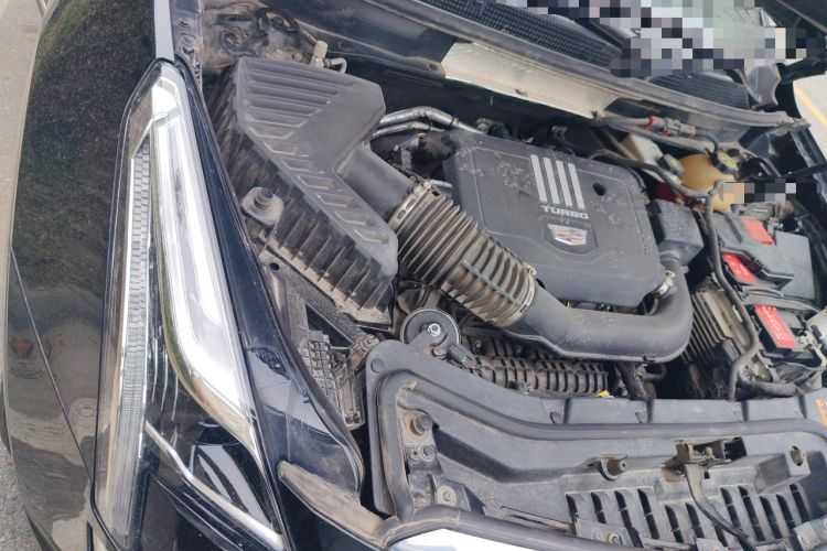 Used Cadillac XT5 2021 2.0T Four-Wheel Drive Luxury Version Engine Bay Right