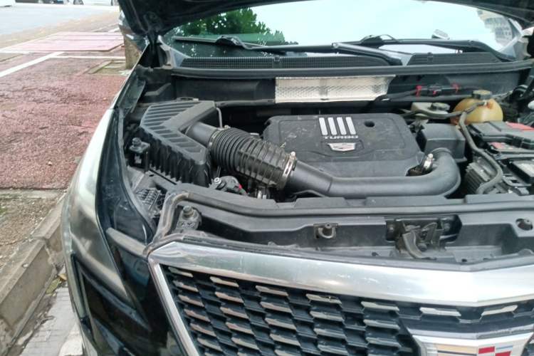 Used Cadillac XT5 2021 2.0T Two-Wheel Drive Luxury Version Engine Bay Right