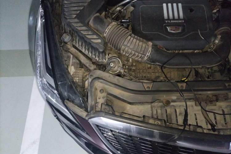 Used Cadillac XT5 2021 2.0T Two-Wheel Drive Luxury Version Engine Bay Right