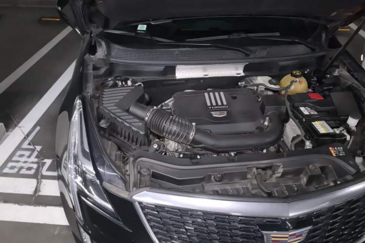Used Cadillac XT5 2021 28T Luxury Model Engine Bay Right