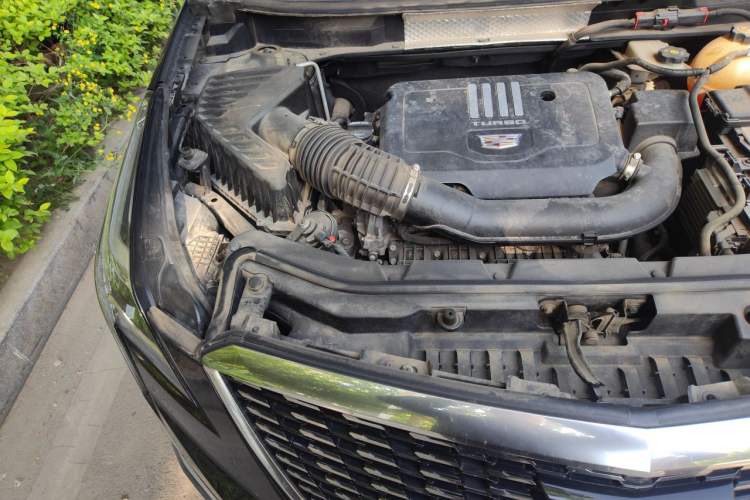 Used Cadillac XT5 2021 2.0T Two-Wheel Drive Luxury Version Engine Bay Right