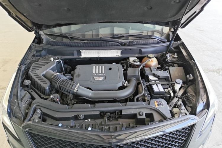 Used Cadillac XT5 2021 28T Four-Wheel Drive Tech Version Engine Bay