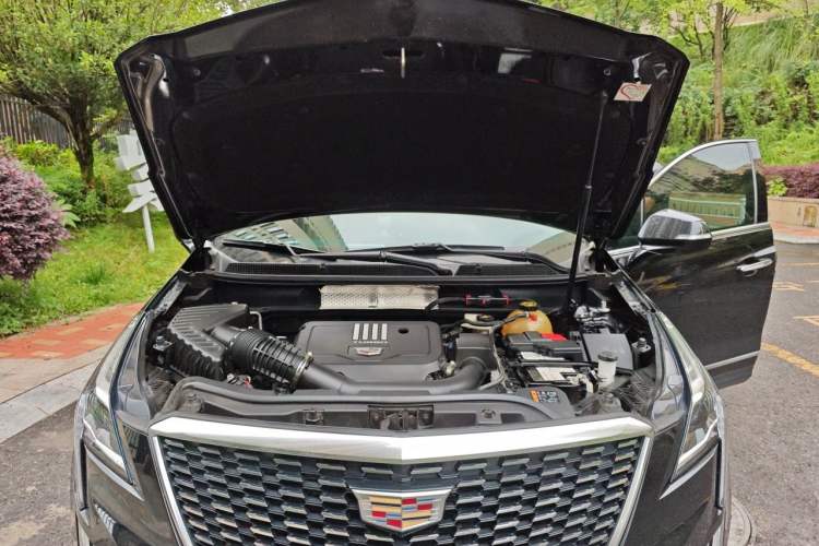 Used Cadillac XT5 2021 2.0T Two-Wheel Drive Luxury Version Engine Bay