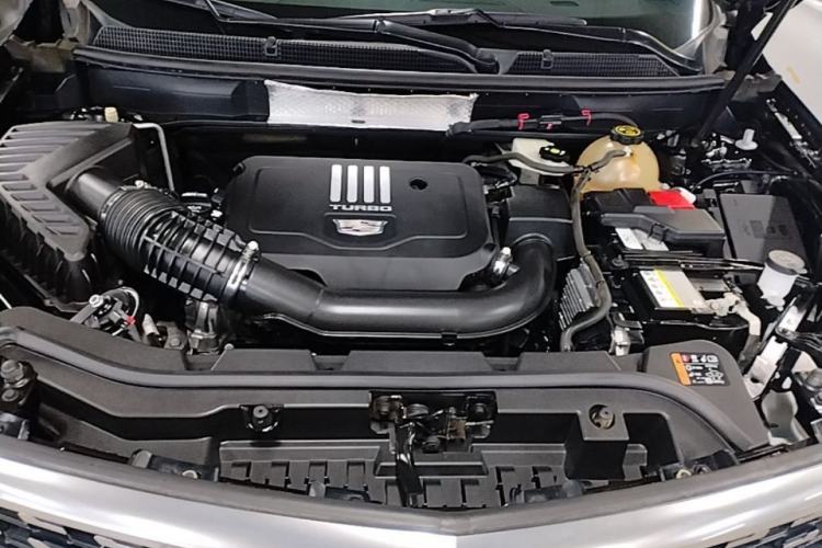 Used Cadillac XT5 2021 2.0T Two-Wheel Drive Luxury Version Engine Bay