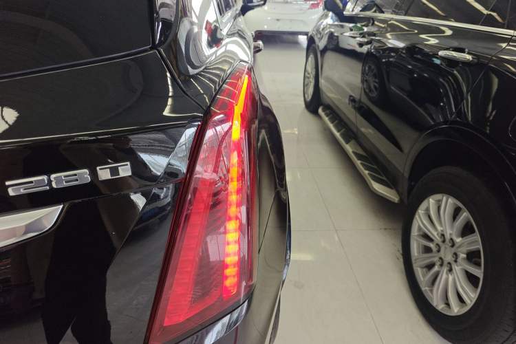 Used Cadillac XT5 2021 28T Luxury Model Exterior 1