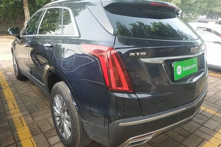 Used Cadillac XT5 2021 28T Luxury Model Exterior 2