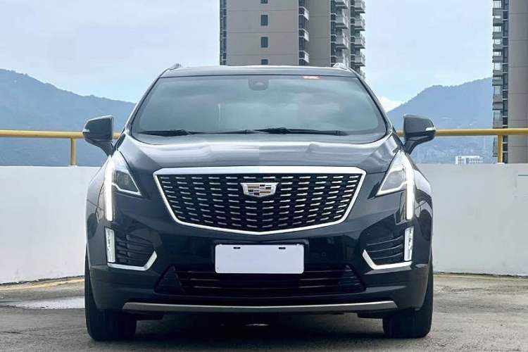 Used Cadillac XT5 2021 28T Luxury Model Exterior 2