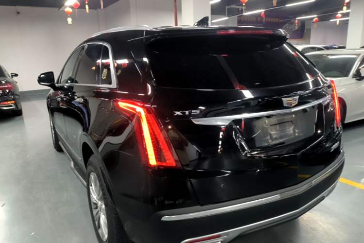 Used Cadillac XT5 2021 28T Luxury Model Exterior 2