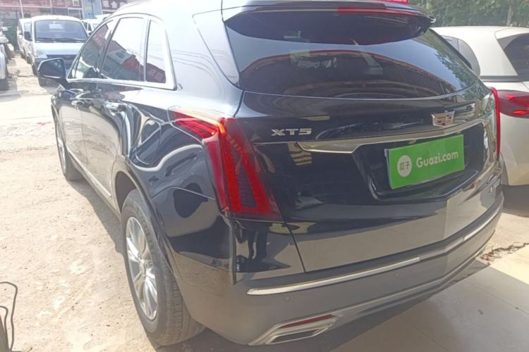 Used Cadillac XT5 2021 28T Luxury Model Exterior 2