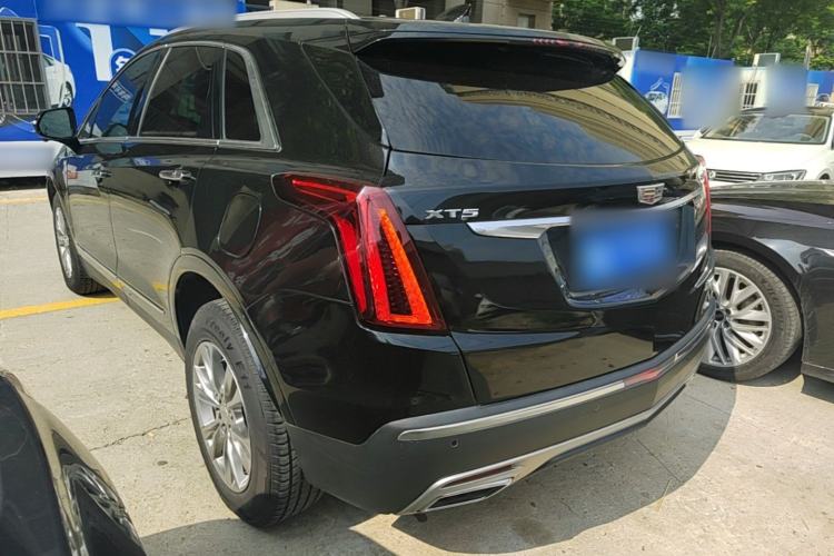 Used Cadillac XT5 2021 28T Luxury Model Exterior 2