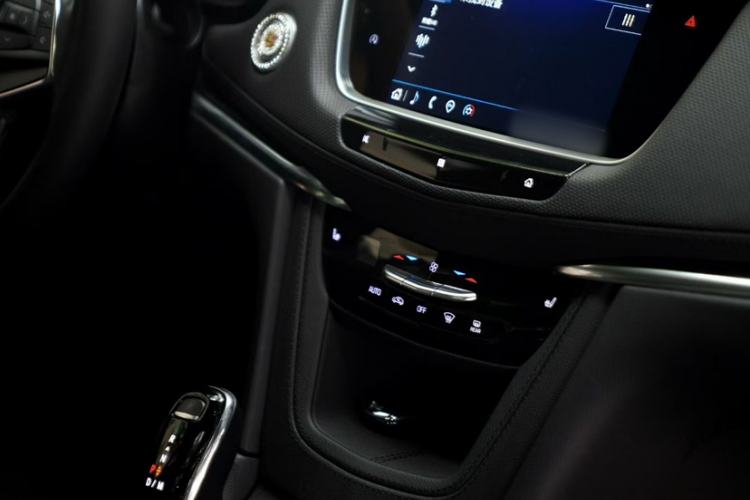 Used Cadillac XT5 2021 2.0T Two-Wheel Drive Luxury Version Exterior 3