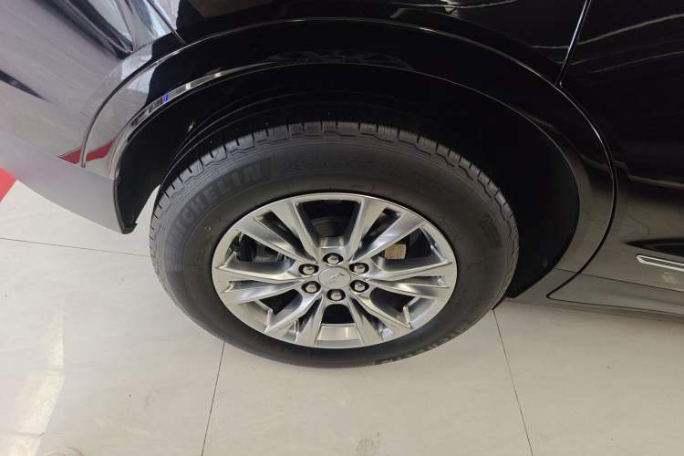 Used Cadillac XT5 2021 28T Luxury Model Exterior 3