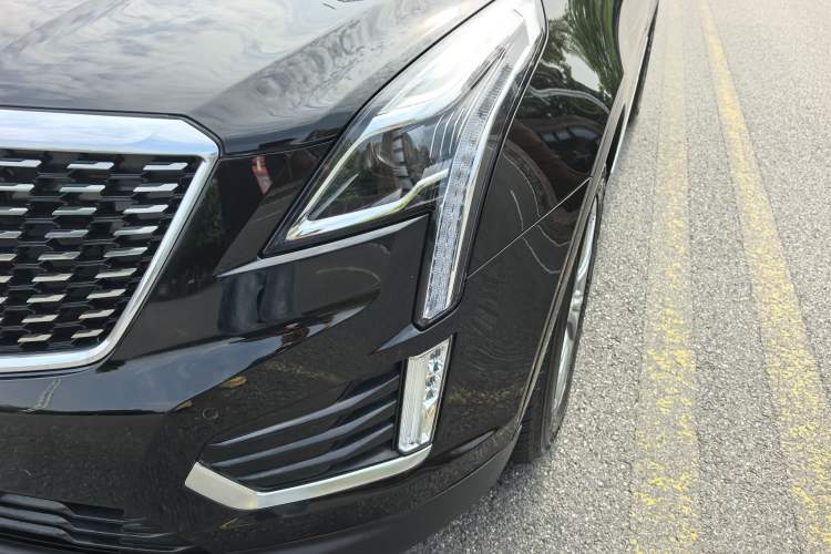 Used Cadillac XT5 2021 2.0T Two-Wheel Drive Luxury Version Exterior 4