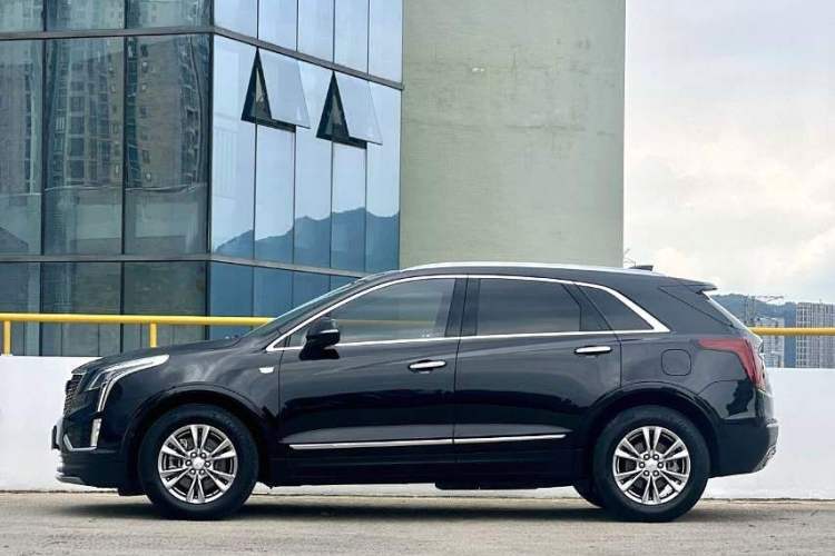 Used Cadillac XT5 2021 28T Luxury Model Exterior 4
