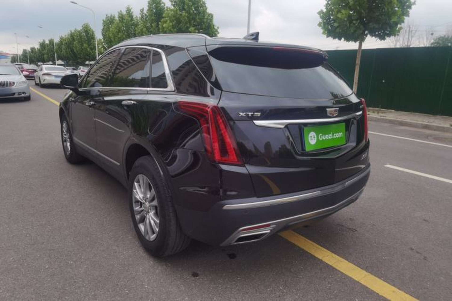 Used Cadillac XT5 2021 28T Luxury Model Exterior 4
