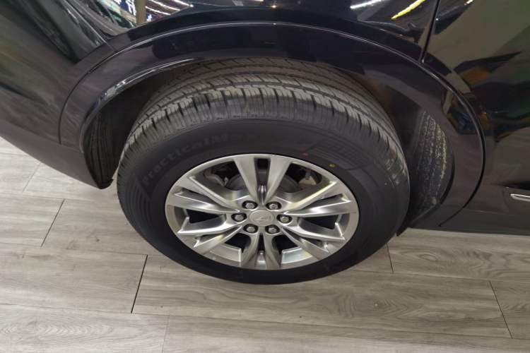 Used Cadillac XT5 2021 28T Luxury Model Exterior 5