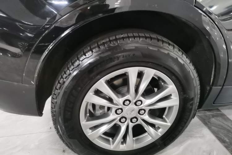 Used Cadillac XT5 2021 28T Luxury Model Exterior 5