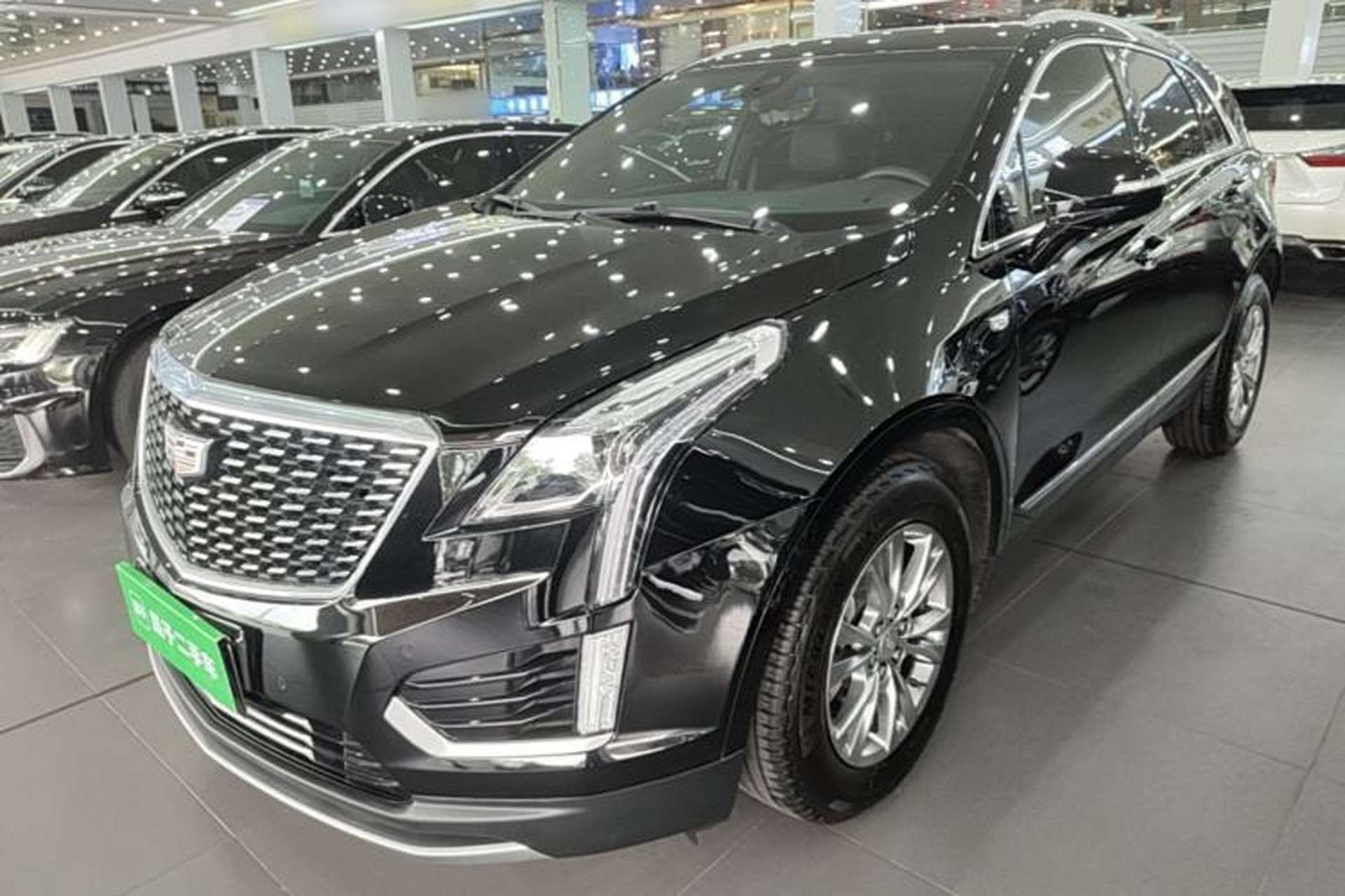 Used Cadillac XT5 2021 28T Luxury Model Front Left 45 Deg