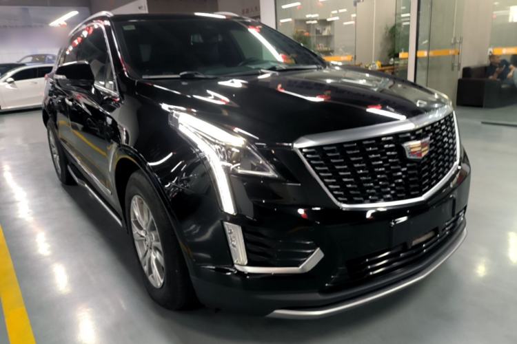 Used Cadillac XT5 2021 28T Luxury Model Front Right 45 Deg