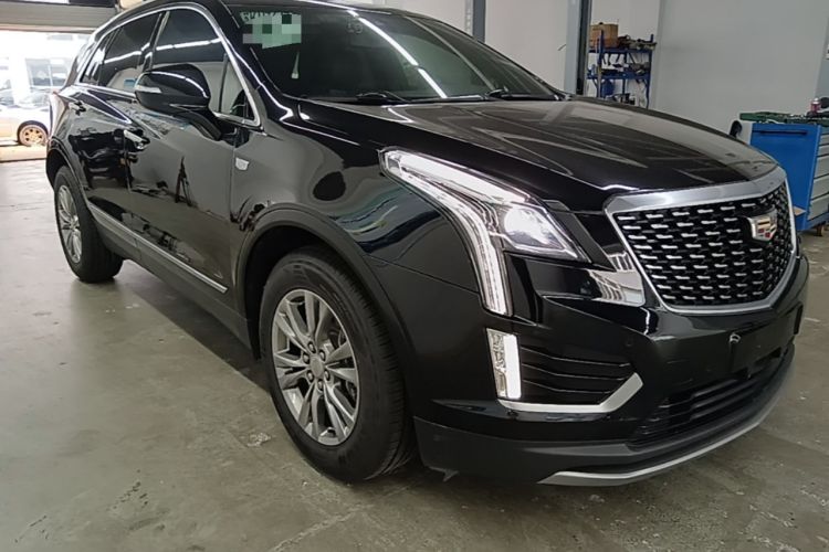 Used Cadillac XT5 2021 28T Luxury Model Front Right 45 Deg