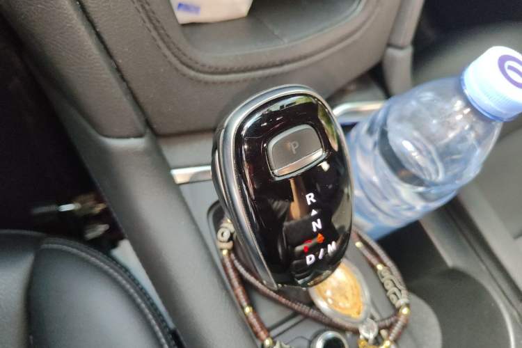 Used Cadillac XT5 2021 2.0T Two-Wheel Drive Luxury Version Gear Lever