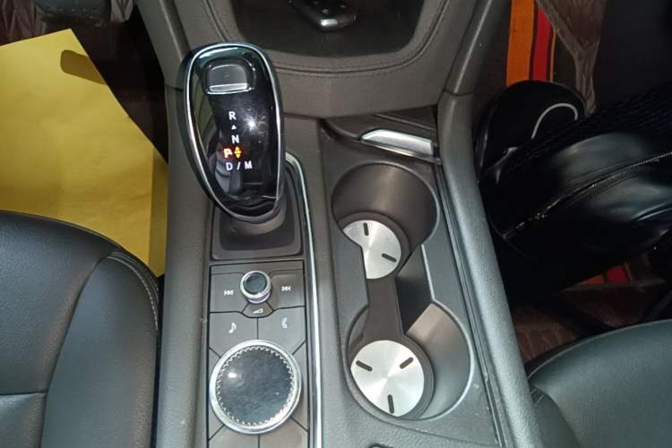 Used Cadillac XT5 2021 28T Luxury Model Gear Lever