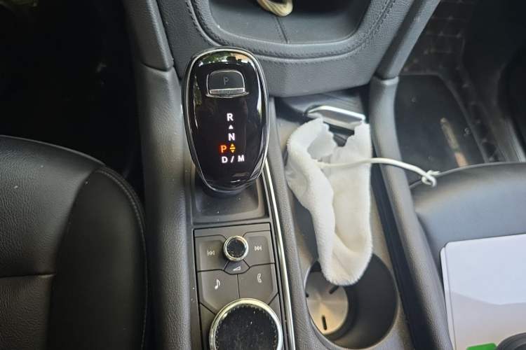 Used Cadillac XT5 2021 28T Luxury Model Gear Lever