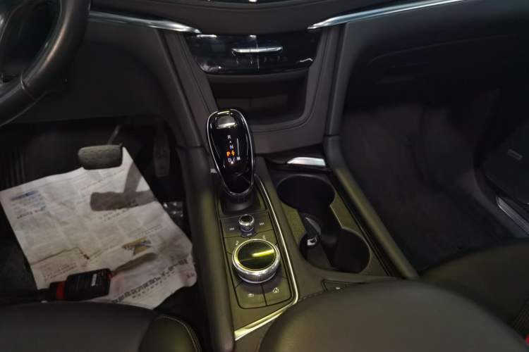 Used Cadillac XT5 2021 28T Luxury Model Gear Lever