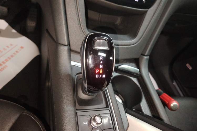 Used Cadillac XT5 2021 2.0T Two-Wheel Drive Luxury Version Gear Lever