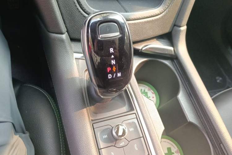 Used Cadillac XT5 2021 2.0T Two-Wheel Drive Luxury Version Gear Lever