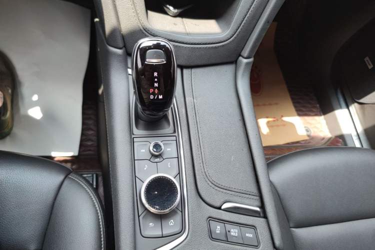 Used Cadillac XT5 2021 2.0T Two-Wheel Drive Luxury Version Gear Lever