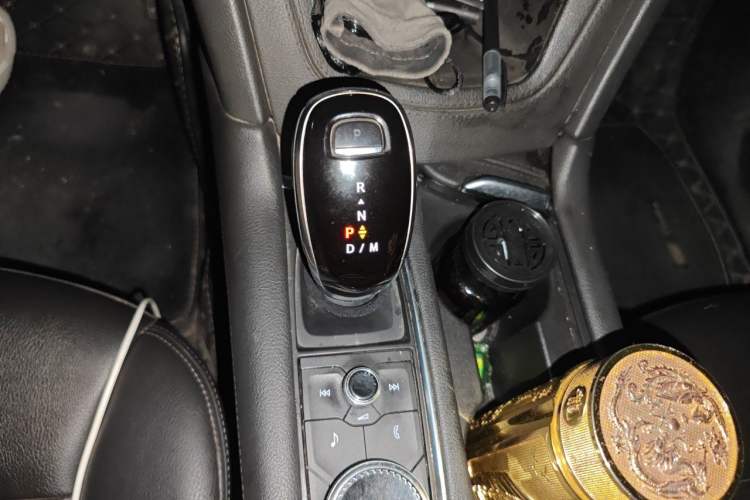 Used Cadillac XT5 2021 28T Luxury Model Gear Lever