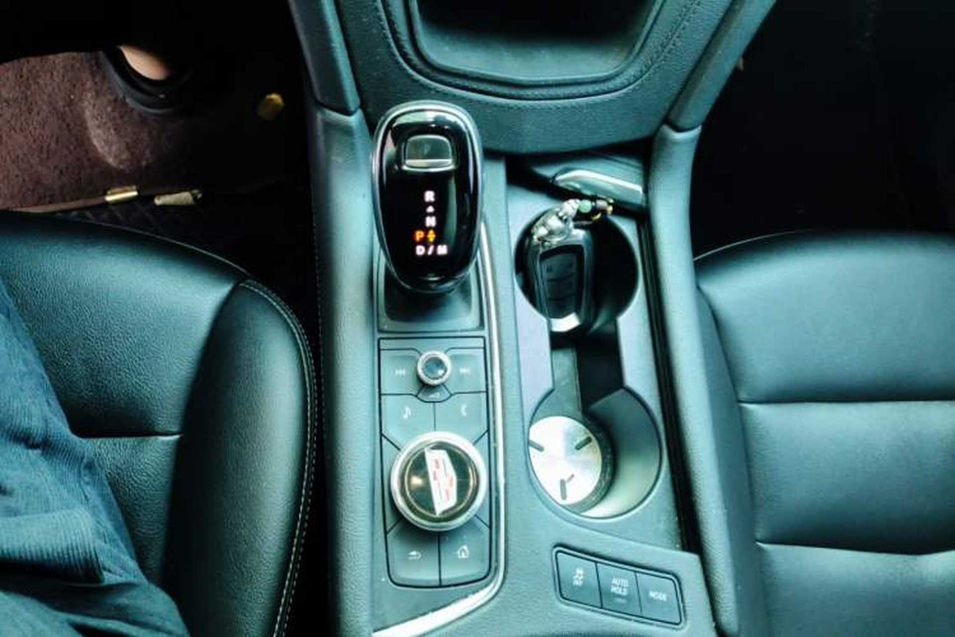Used Cadillac XT5 2021 2.0T Two-Wheel Drive Luxury Version Gear Lever