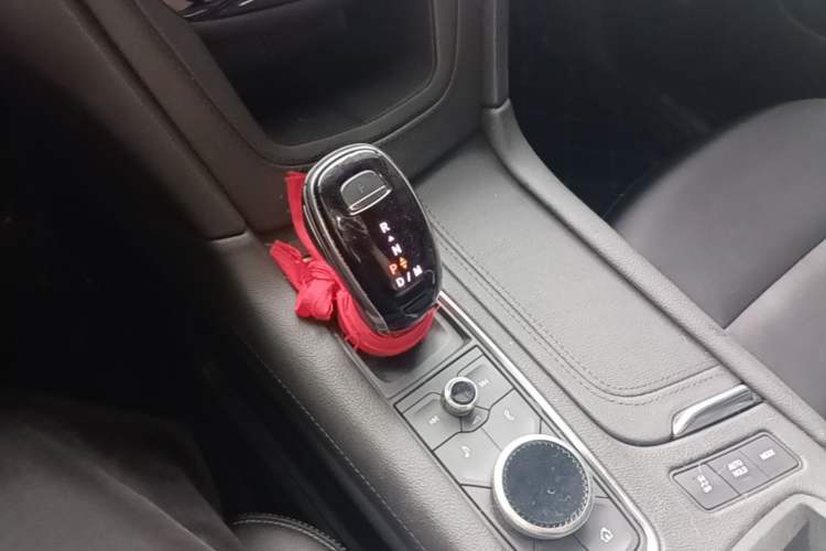 Used Cadillac XT5 2021 28T Luxury Model Gear Lever