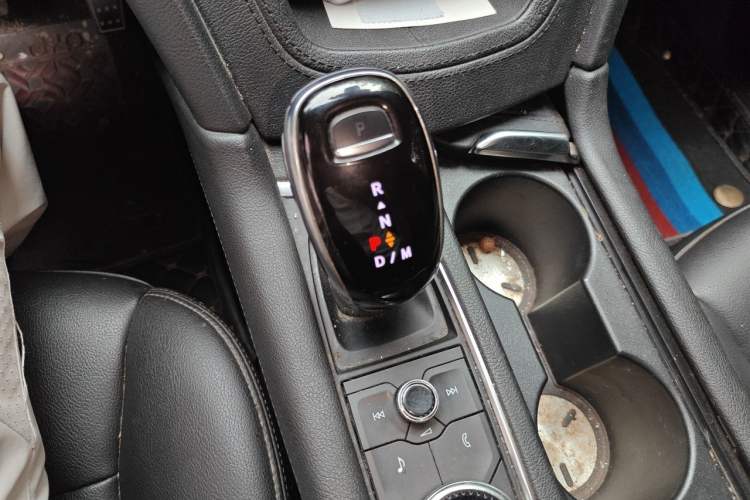 Used Cadillac XT5 2021 28T Luxury Model Gear Lever