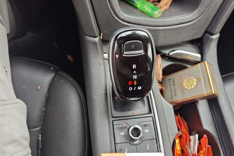 Used Cadillac XT5 2021 2.0T Two-Wheel Drive Luxury Version Gear Lever