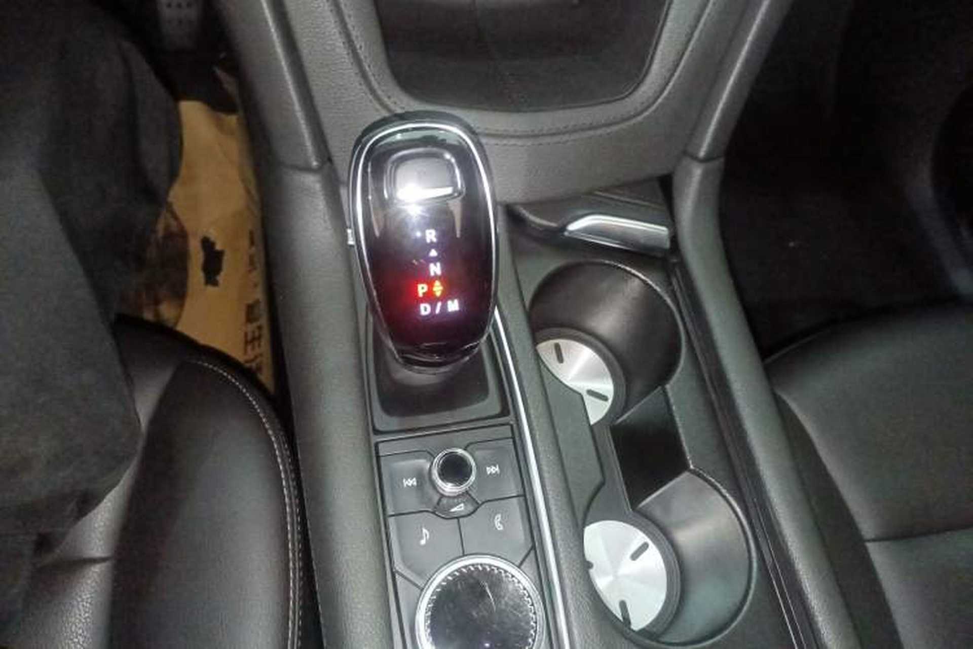 Used Cadillac XT5 2021 2.0T Two-Wheel Drive Luxury Version Gear Lever