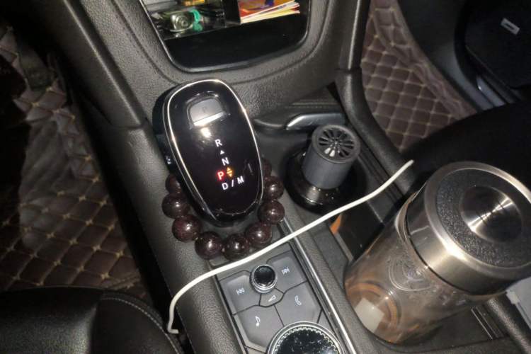 Used Cadillac XT5 2021 2.0T Four-Wheel Drive Luxury Version Gear Lever