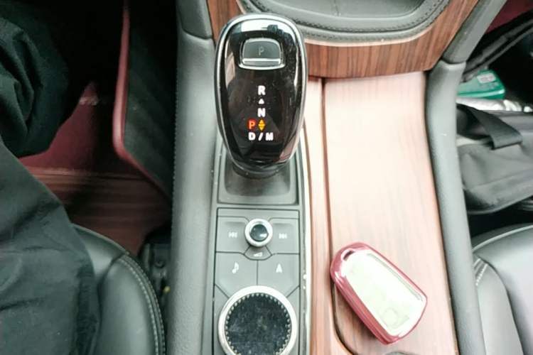 Used Cadillac XT5 2021 28T Luxury Model Gear Lever