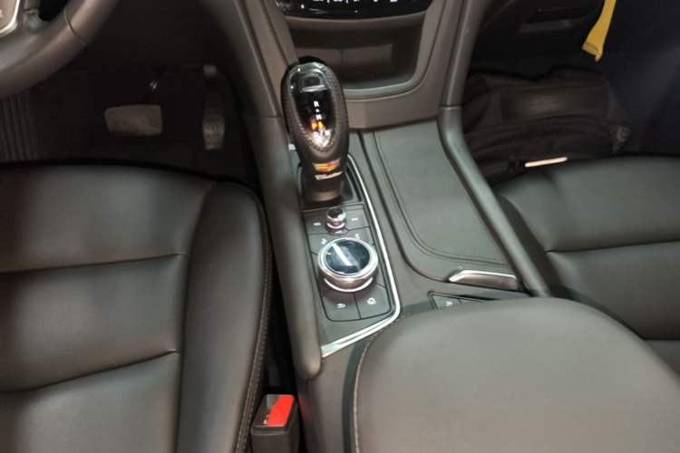Used Cadillac XT5 2021 2.0T Four-Wheel Drive Luxury Version Gear Lever