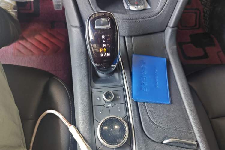 Used Cadillac XT5 2021 28T Luxury Model Gear Lever