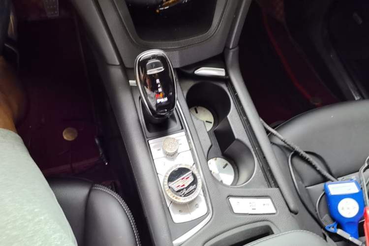 Used Cadillac XT5 2021 28T Four-Wheel Drive Luxury Version Gear Lever