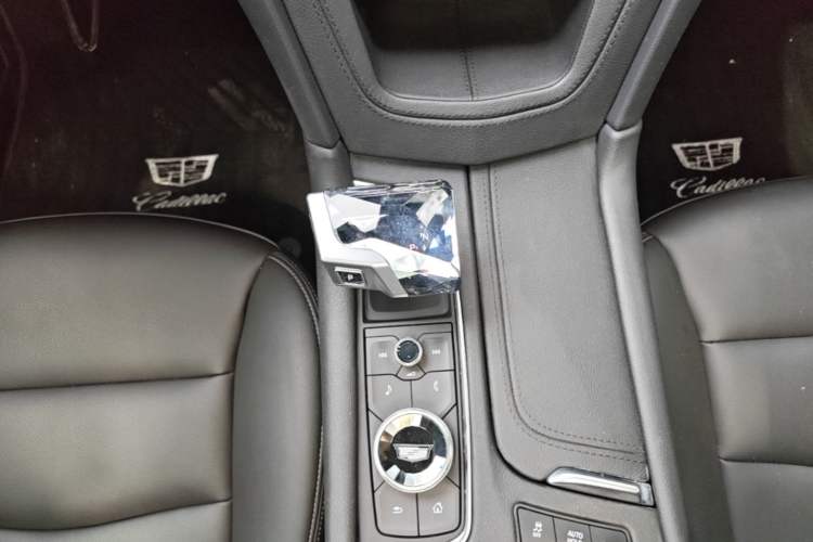 Used Cadillac XT5 2021 28T Four-Wheel Drive Tech Version Gear Lever