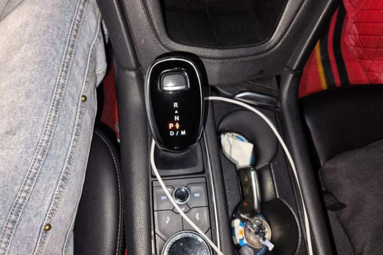 Used Cadillac XT5 2021 2.0T Two-Wheel Drive Luxury Version Gear Lever