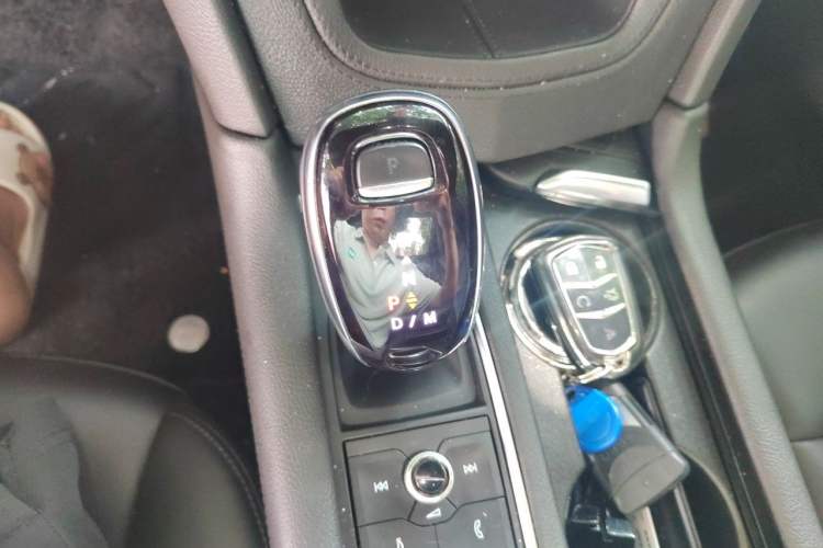 Used Cadillac XT5 2021 2.0T Four-Wheel Drive Luxury Version Gear Lever