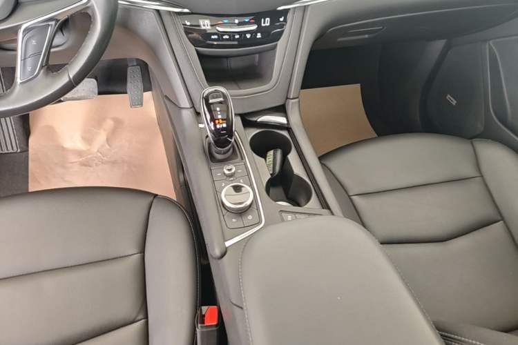 Used Cadillac XT5 2021 2.0T Four-Wheel Drive Luxury Version Gear Lever