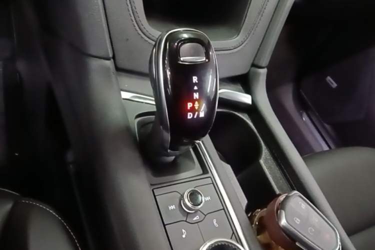 Used Cadillac XT5 2021 2.0T Four-Wheel Drive Luxury Version Gear Lever