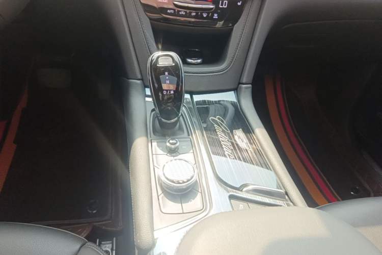 Used Cadillac XT5 2021 28T Luxury Model Gear Lever