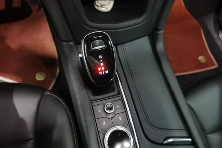 Used Cadillac XT5 2021 28T Luxury Model Gear Lever